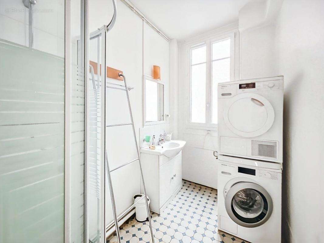 Appartement à PARIS-3E