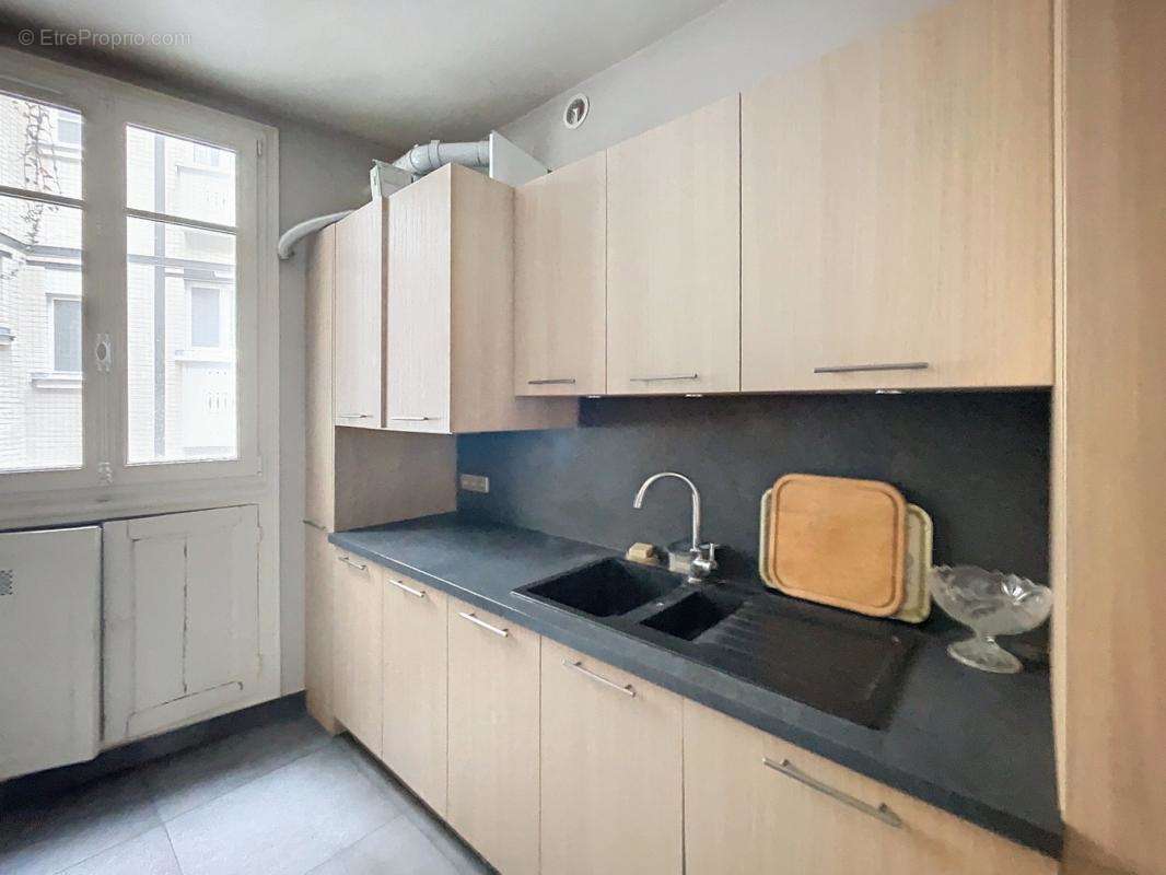 Appartement à PARIS-3E