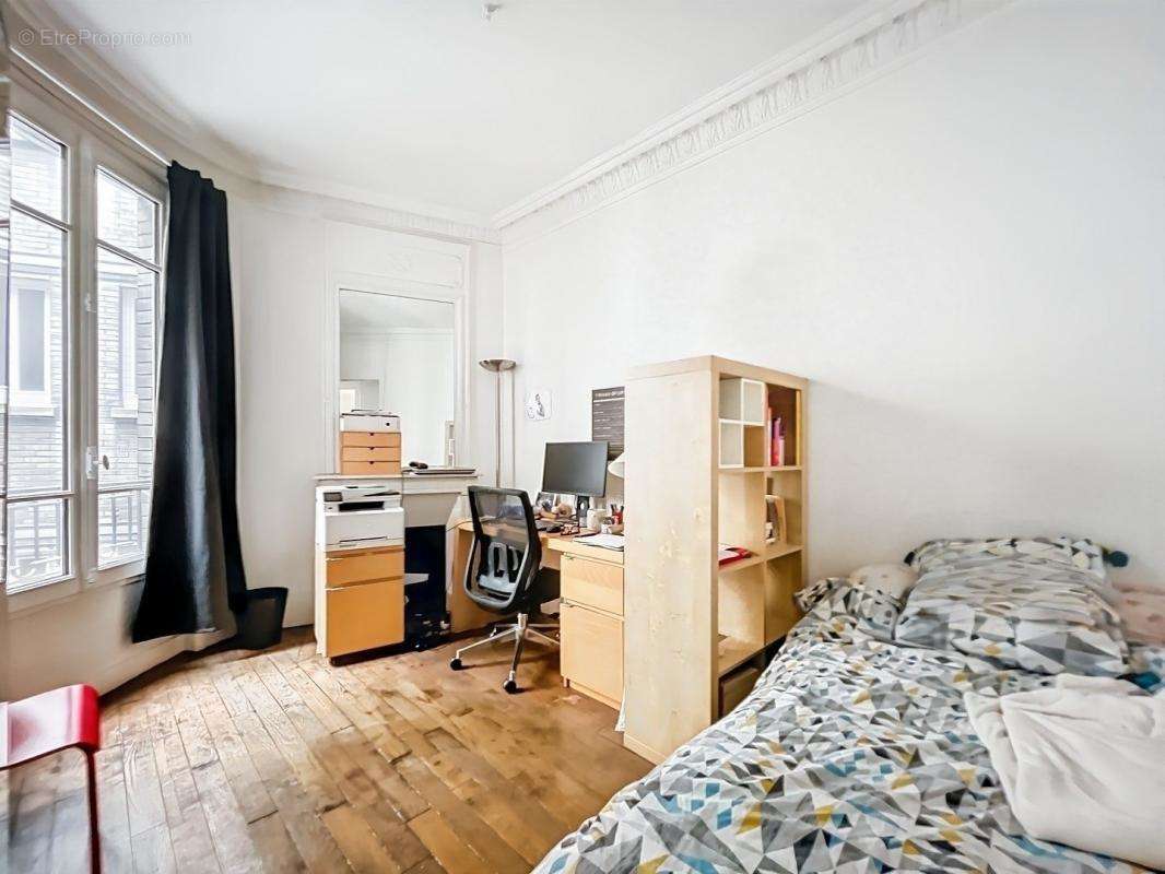 Appartement à PARIS-3E