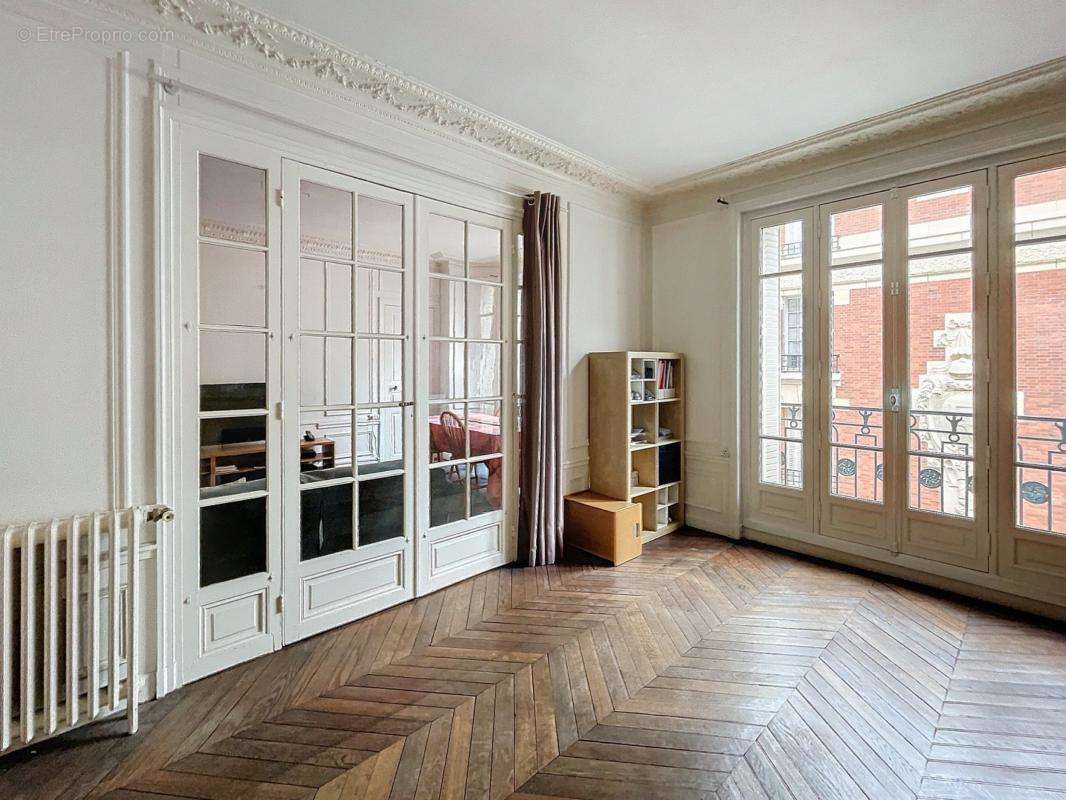 Appartement à PARIS-3E