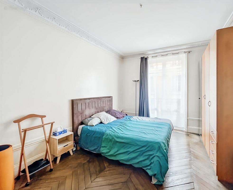 Appartement à PARIS-3E