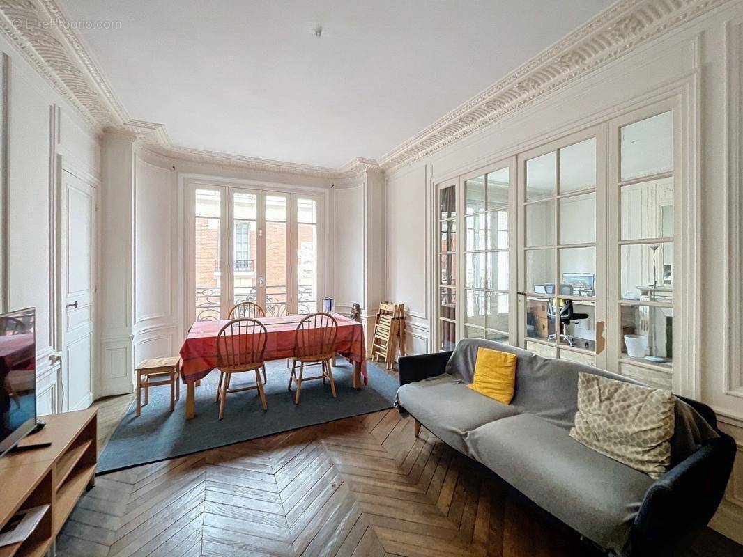 Appartement à PARIS-3E