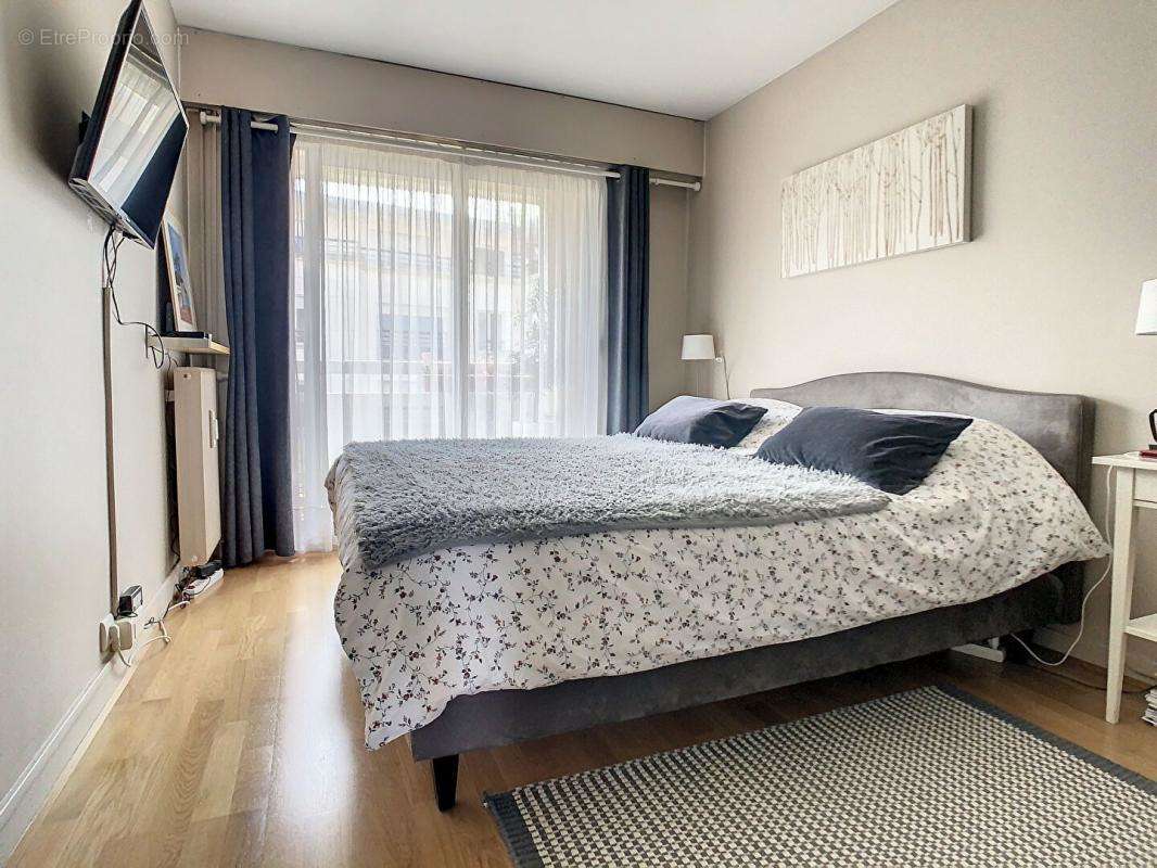 Appartement à ISSY-LES-MOULINEAUX