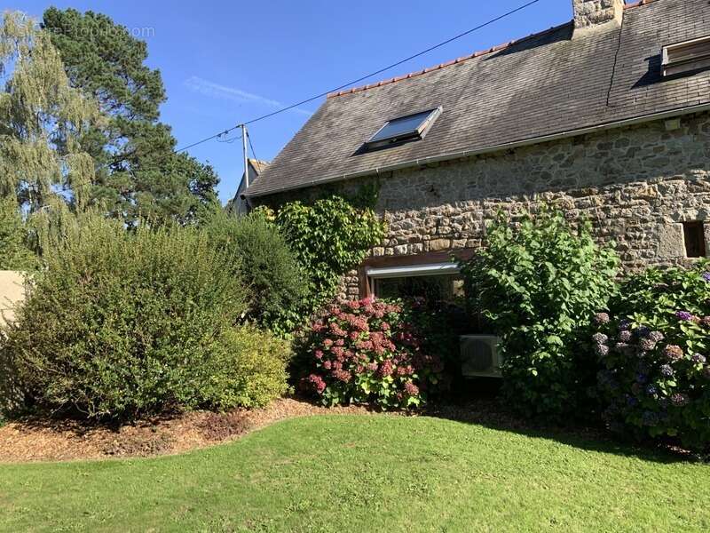 Maison à GUINGAMP