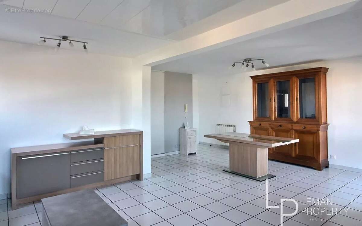 Appartement à DOUVAINE