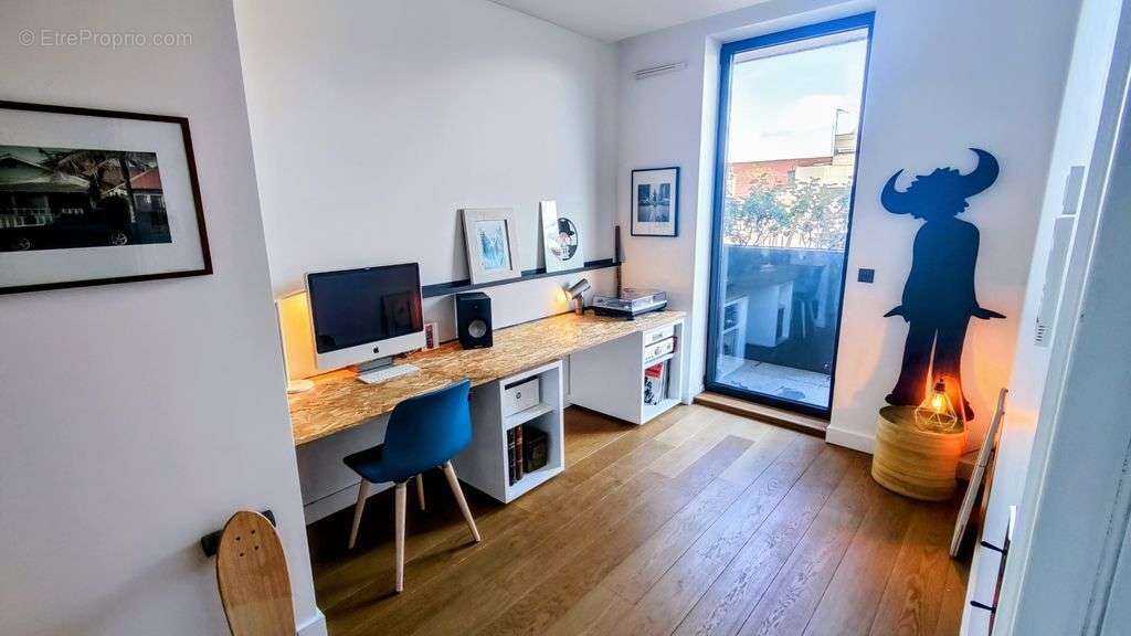 Photo 6 - Appartement à LEVALLOIS-PERRET