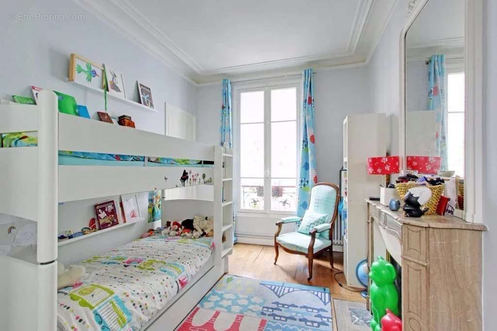 Appartement à PARIS-17E