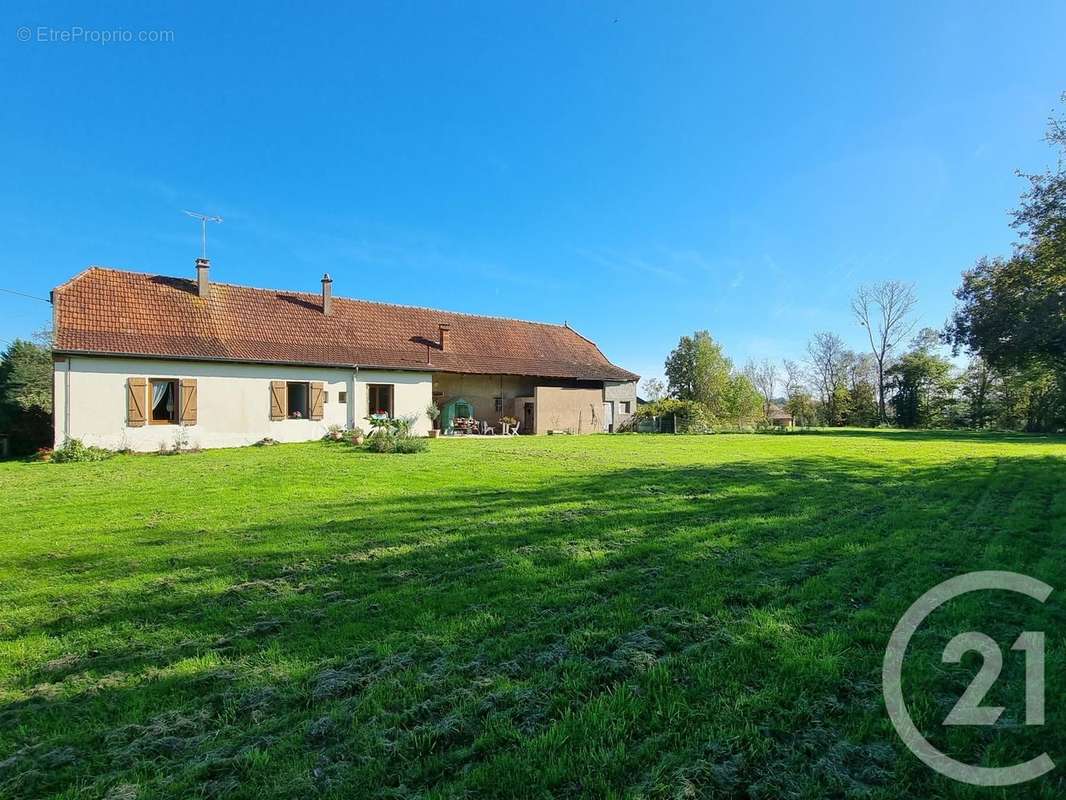 Maison à SAVIGNY-SUR-SEILLE