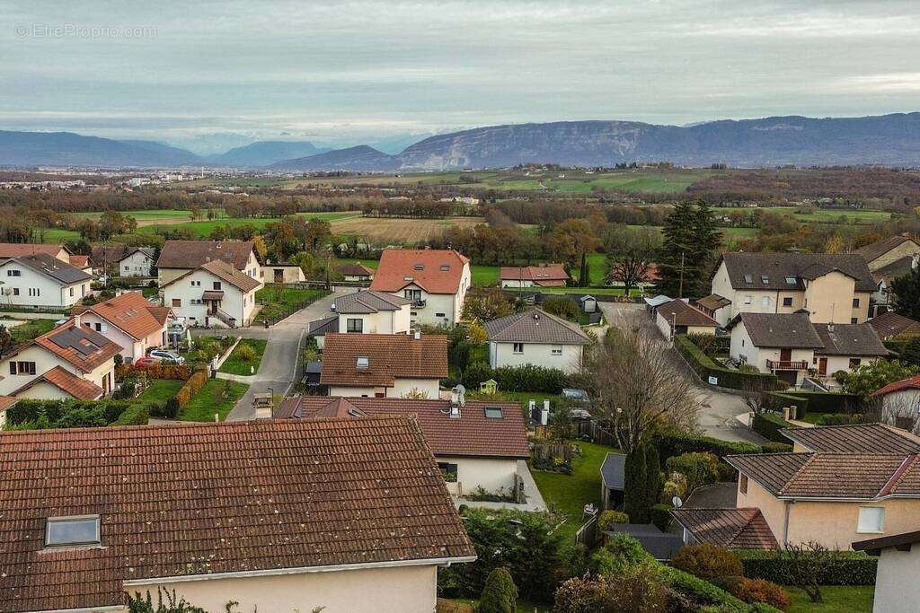 Maison à THOIRY