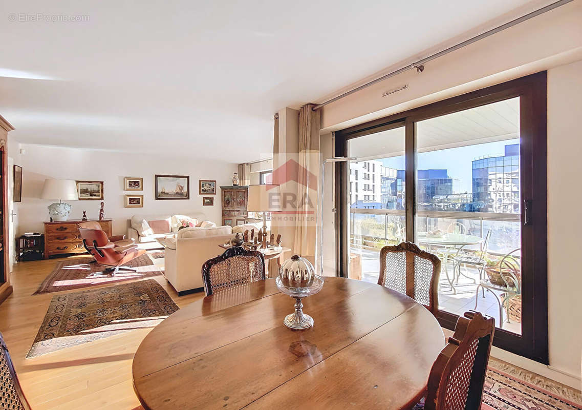 Appartement à SURESNES