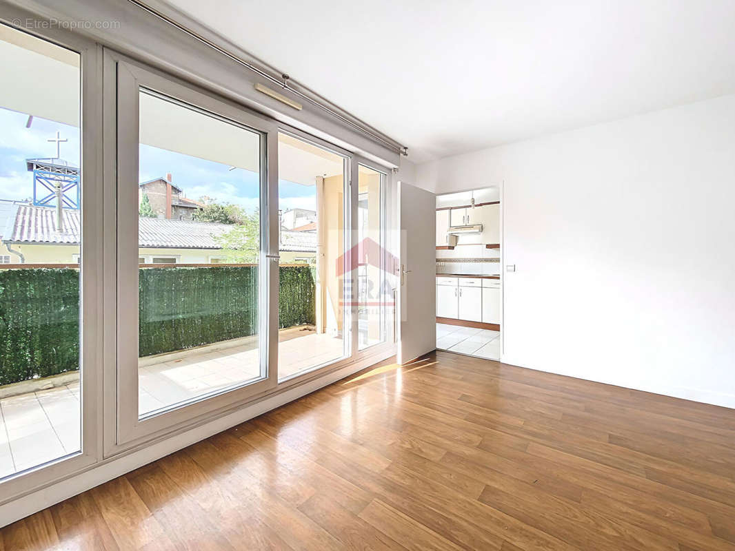 Appartement à SURESNES