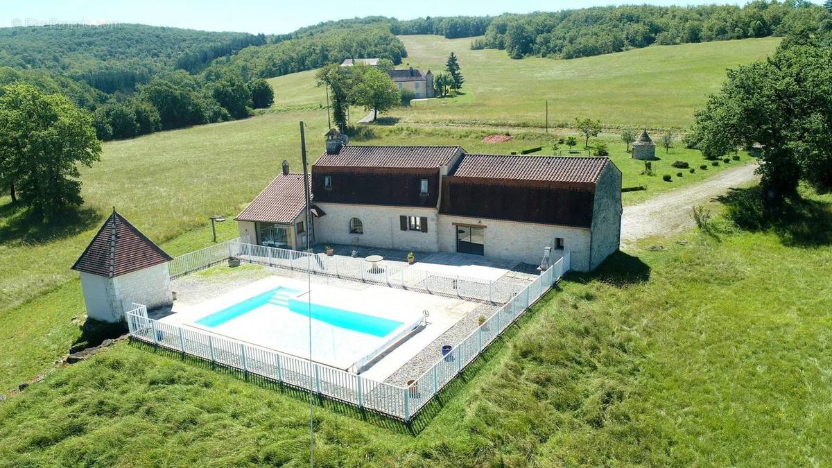 Maison à GOURDON