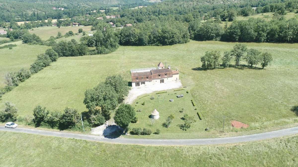 Maison à GOURDON