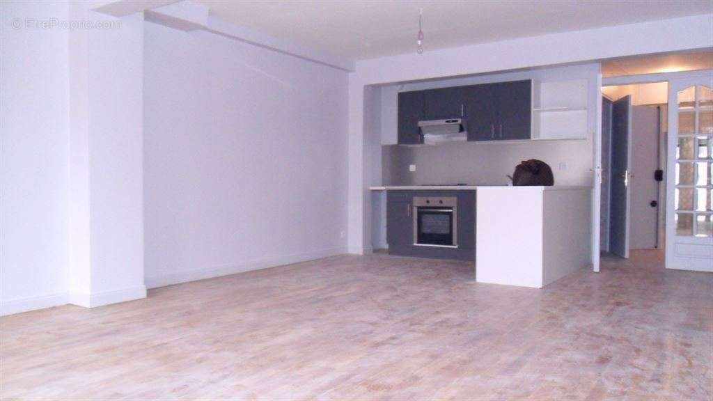 Appartement à PARIS-20E