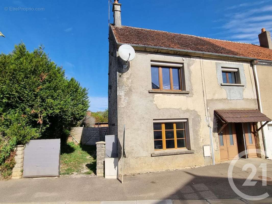 Maison à BILLY-SUR-OISY