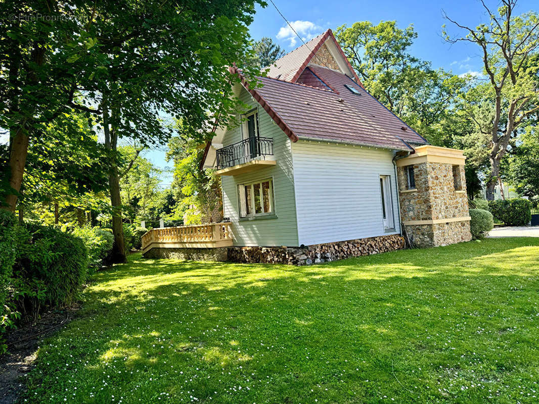 Maison à MAISONS-LAFFITTE