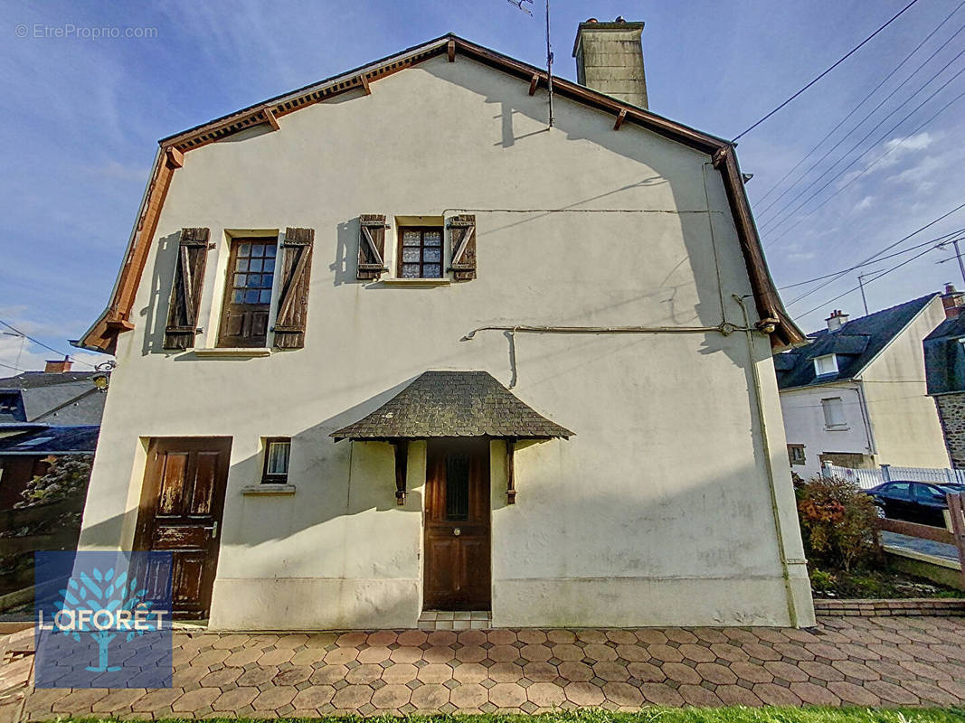 Maison à FOUGERES