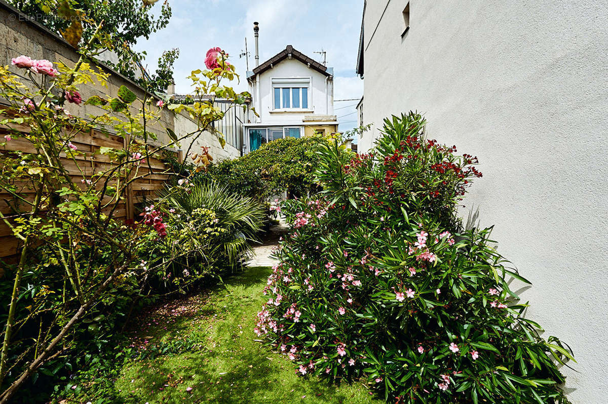 Maison à LA COURNEUVE