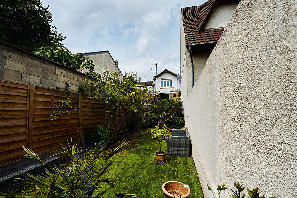 Maison à LA COURNEUVE