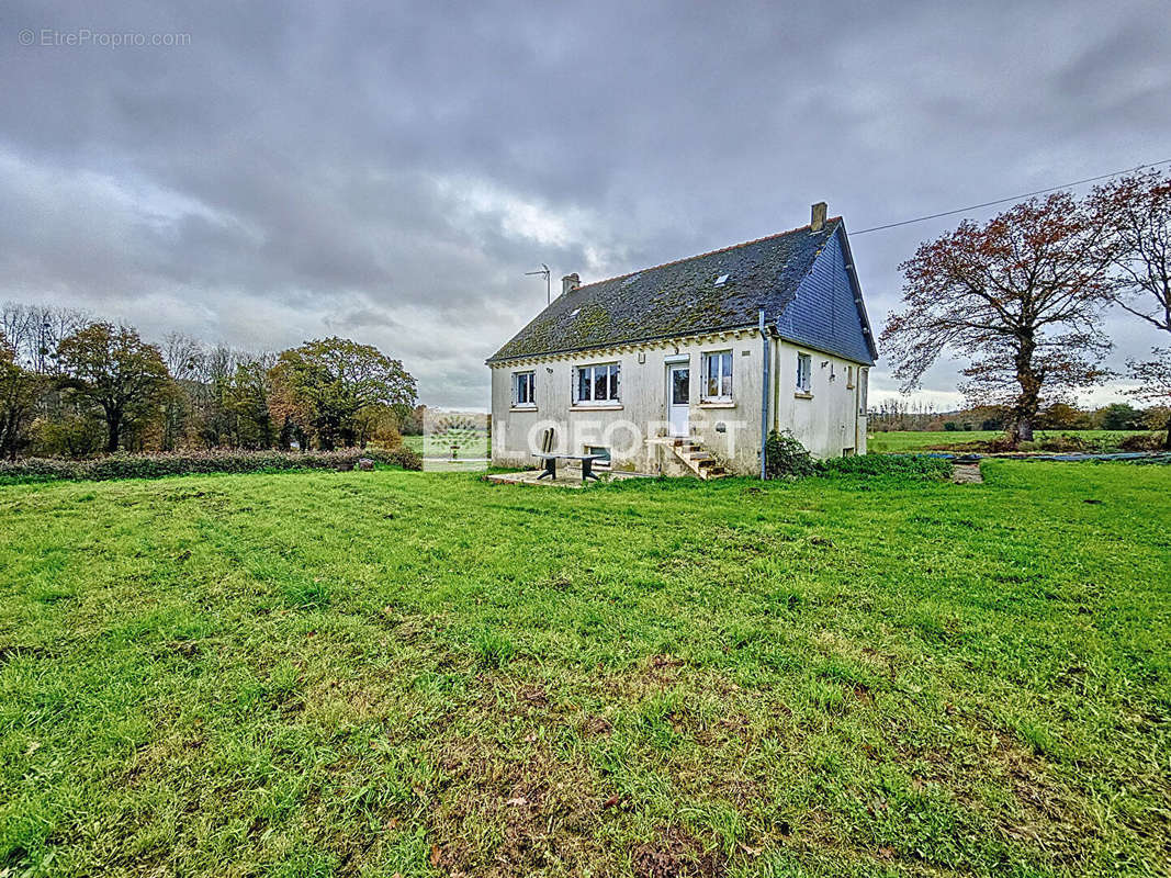 Maison à GUILLIERS