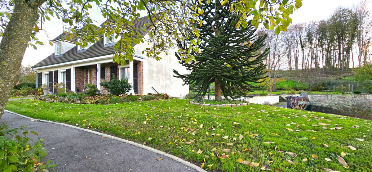 Maison à LONGUEIL-ANNEL