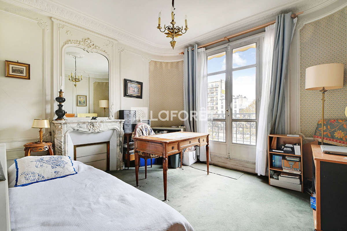 Appartement à PARIS-20E