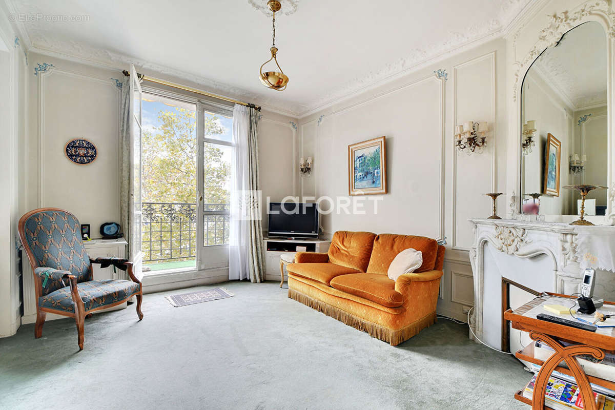 Appartement à PARIS-20E