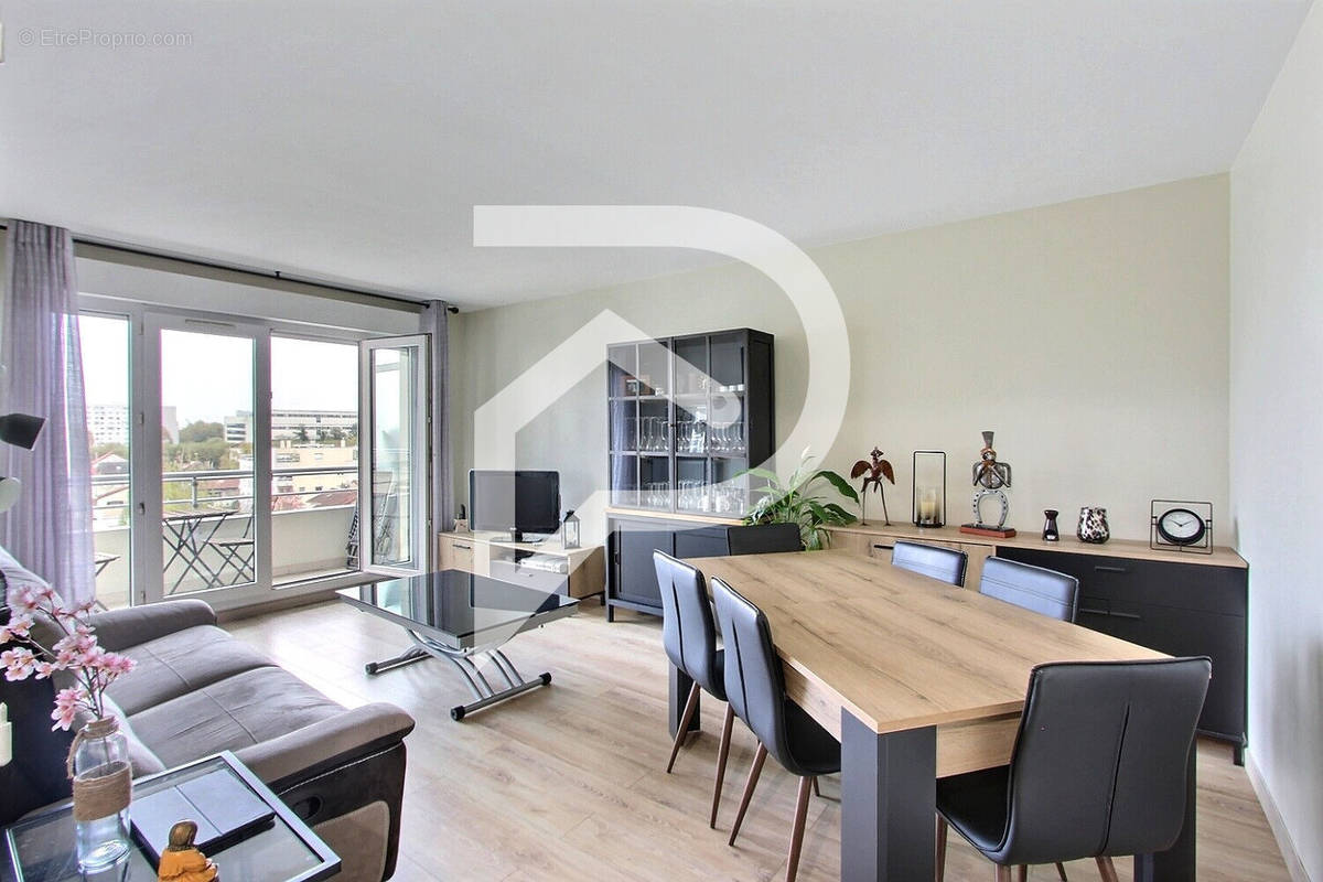 Appartement à VILLENEUVE-LA-GARENNE