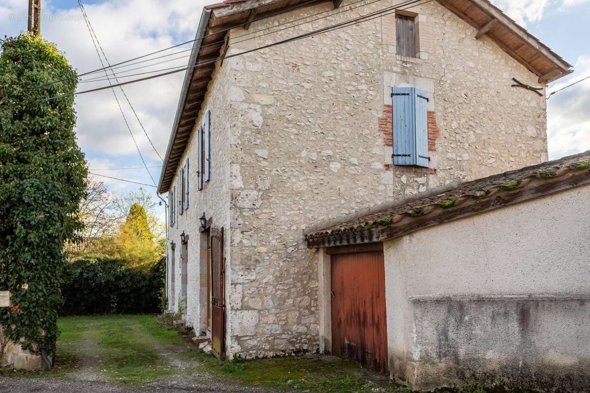 Maison à ROQUECOR