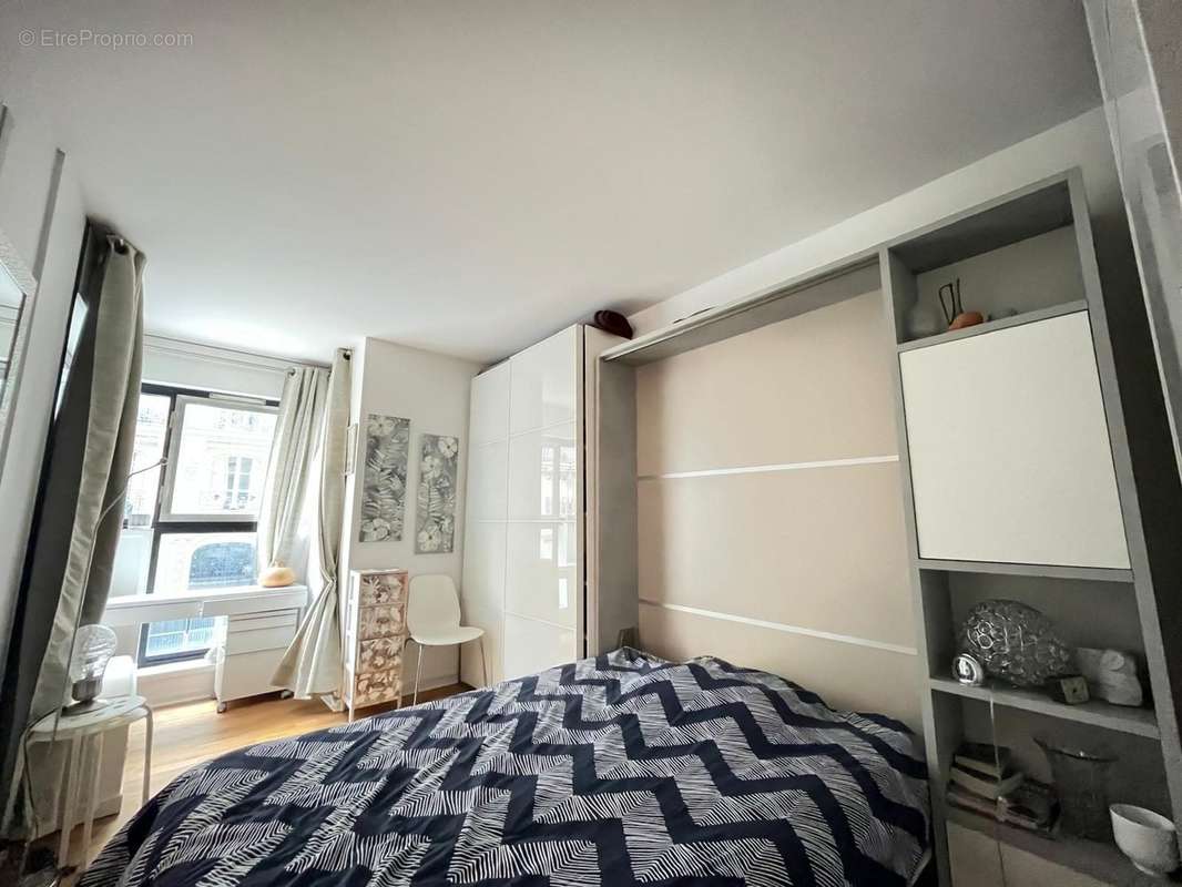 Appartement à NEUILLY-SUR-SEINE