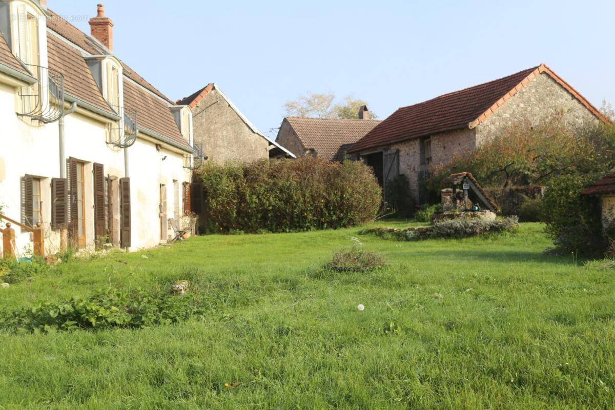 Maison à SAINT-DIDIER-SUR-ARROUX