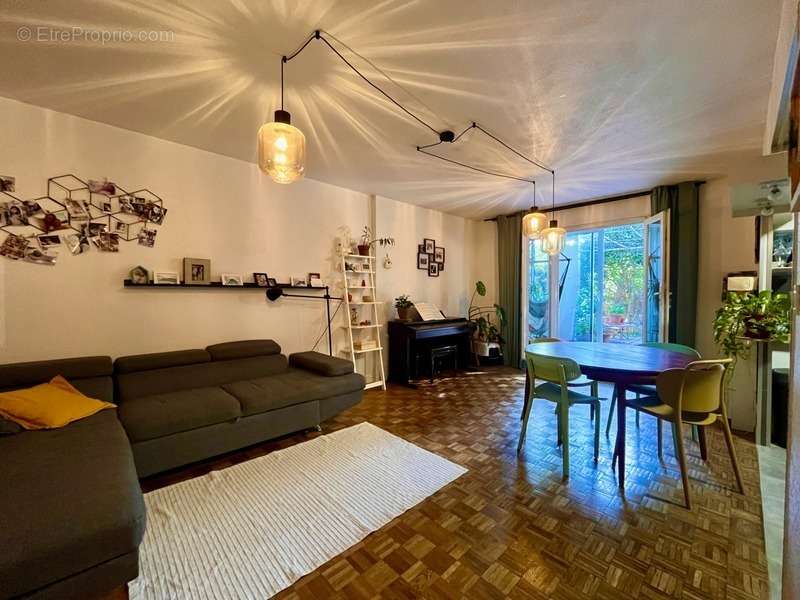 Appartement à MARSEILLE-11E