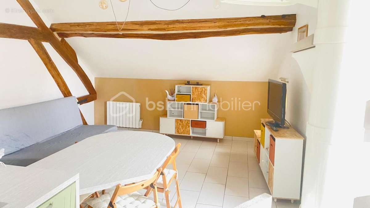 Appartement à COUILLY-PONT-AUX-DAMES