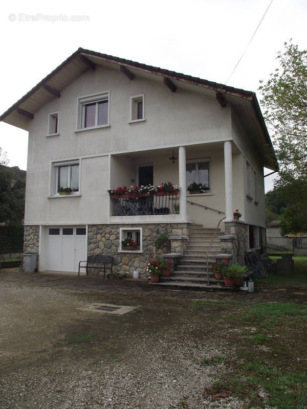 Maison à NEUVILLE-SUR-AIN