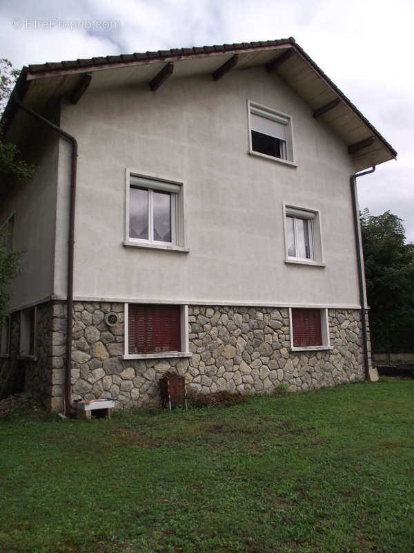 Maison à NEUVILLE-SUR-AIN