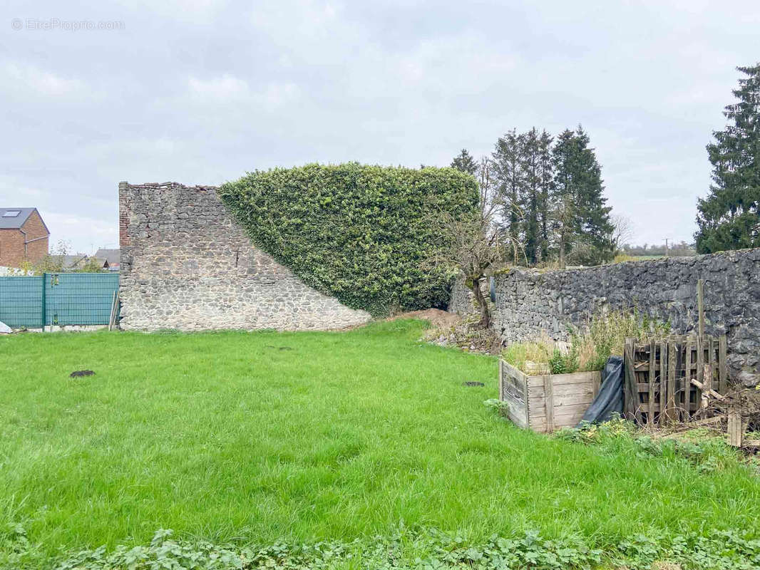 Maison à COUSOLRE