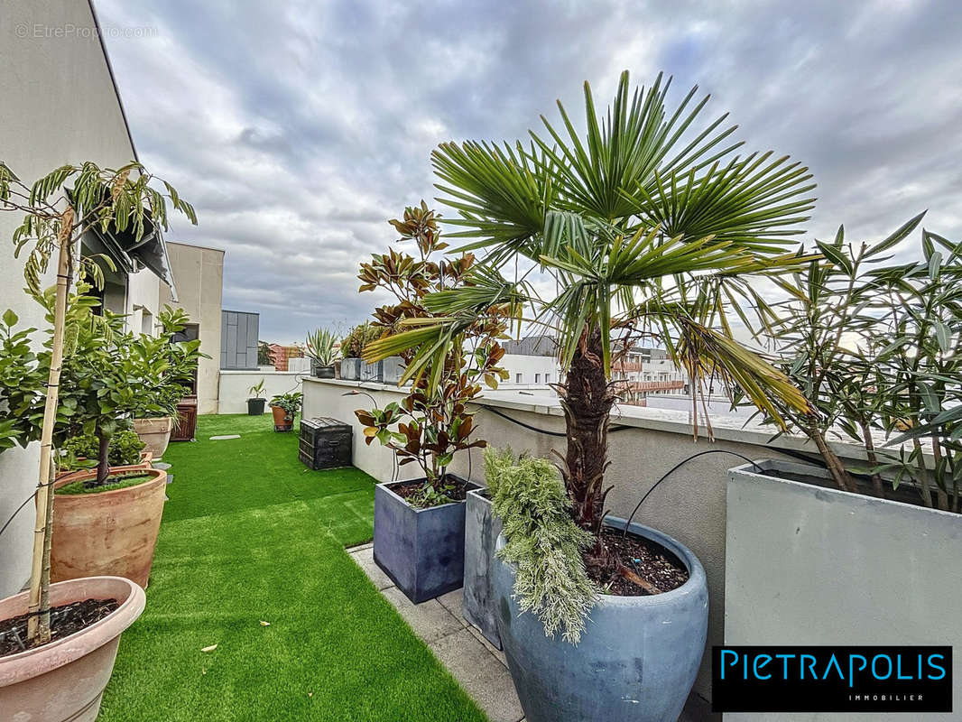 Vue coursive TERRASSE  - Appartement à VILLEURBANNE