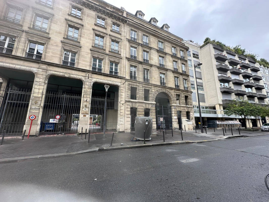 Parking à PARIS-10E