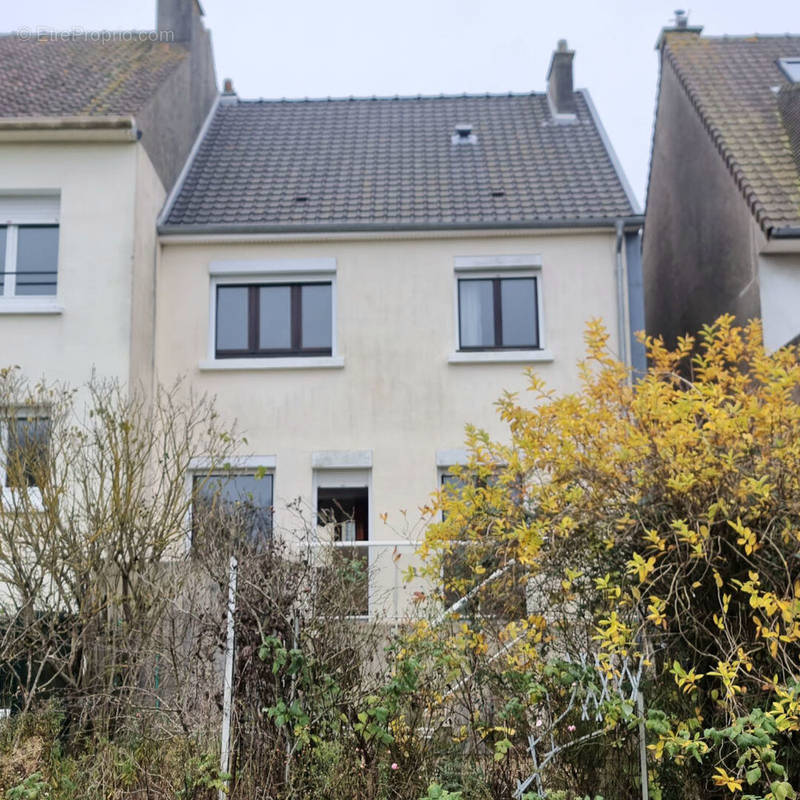 Maison à SAINT-MARTIN-BOULOGNE