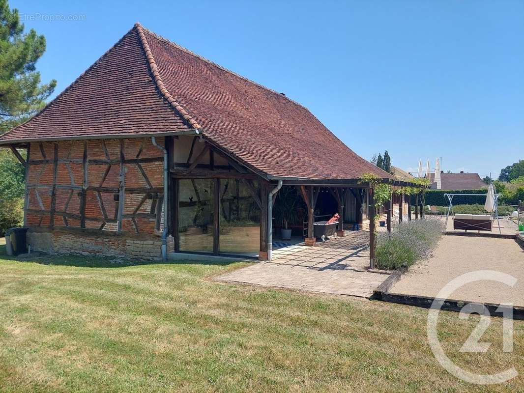 Maison à MONTPONT-EN-BRESSE