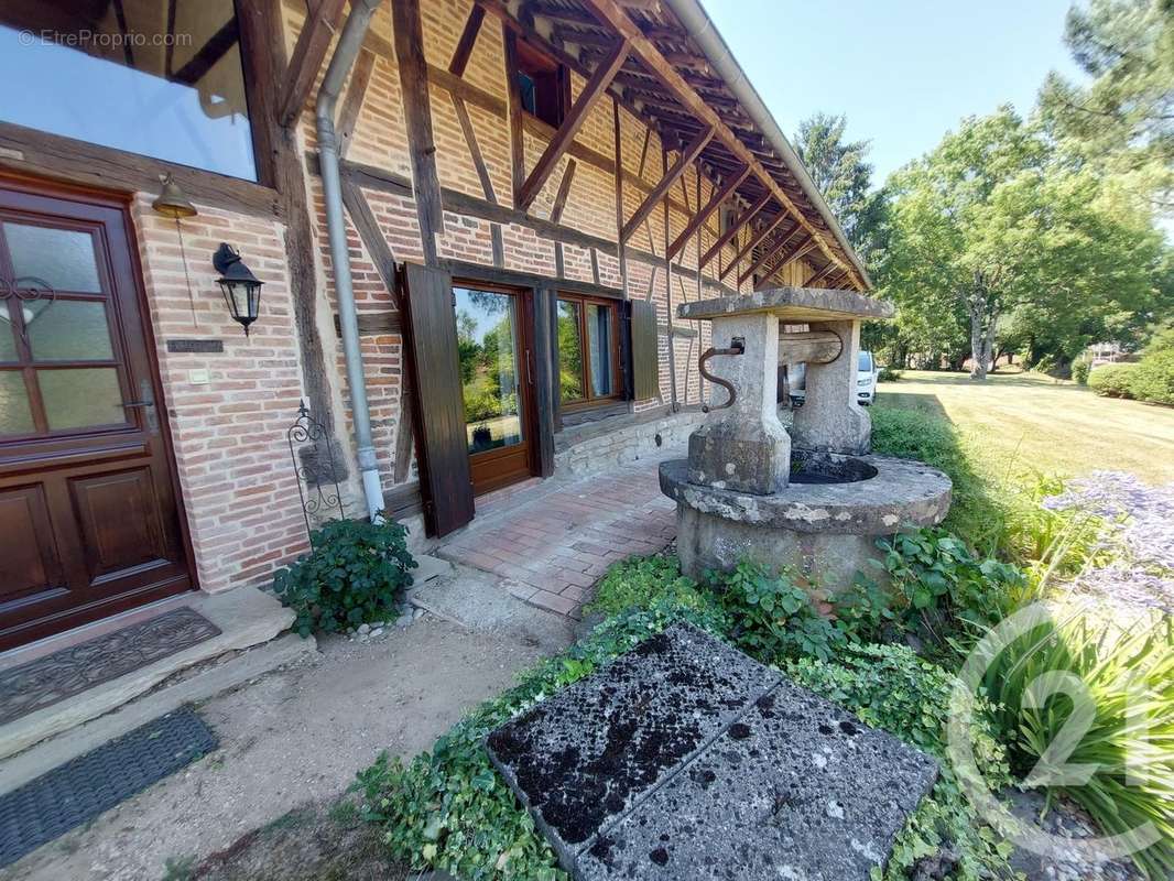 Maison à MONTPONT-EN-BRESSE