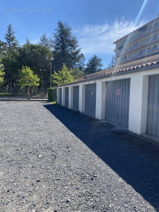 Parking à VERNET-LES-BAINS