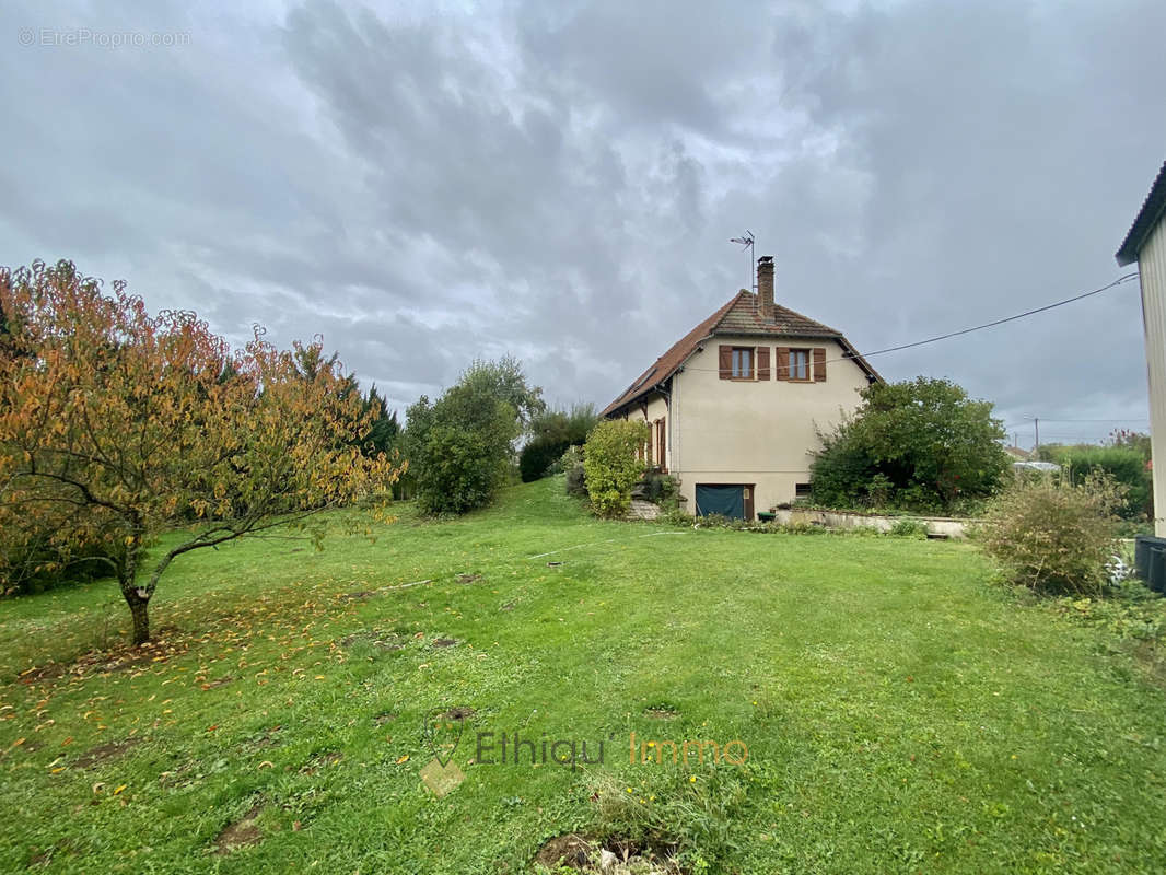 Maison à VENDEUVRE-SUR-BARSE