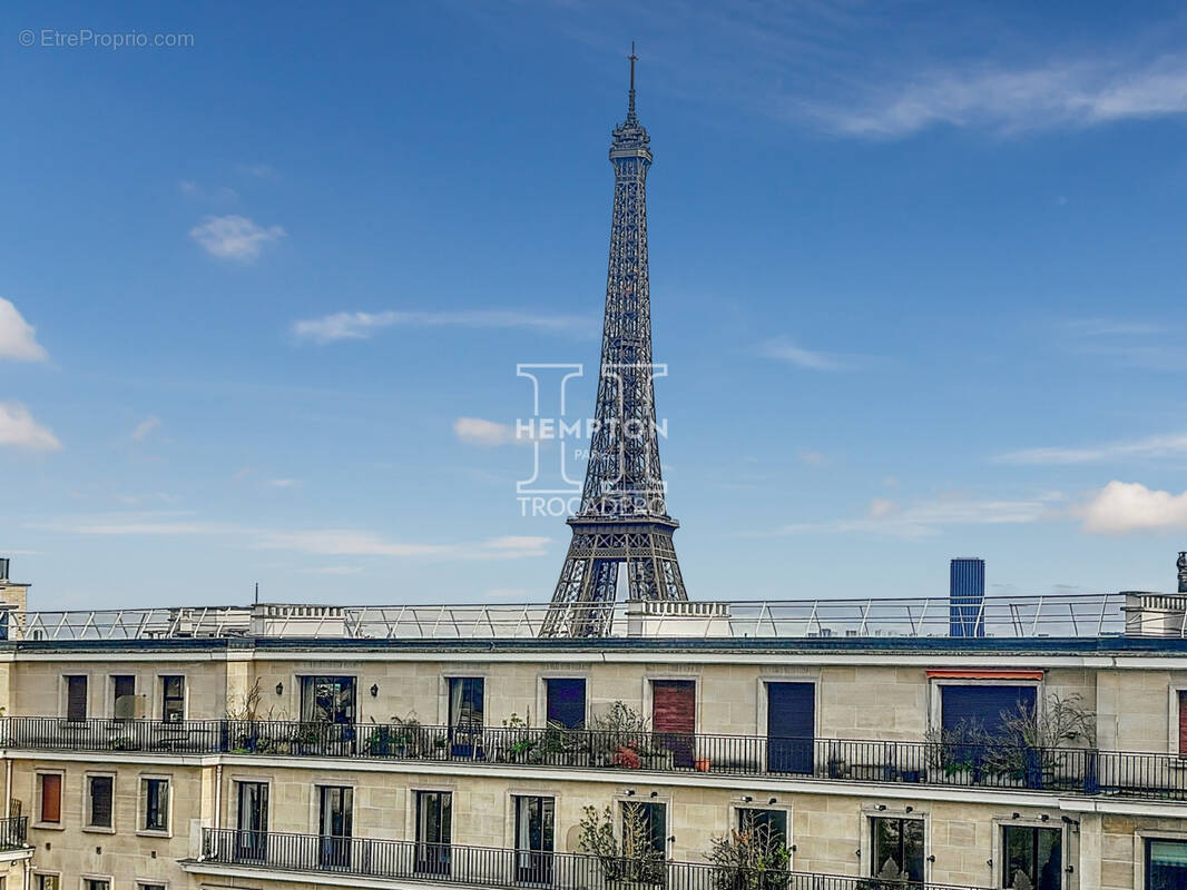 Appartement à PARIS-16E