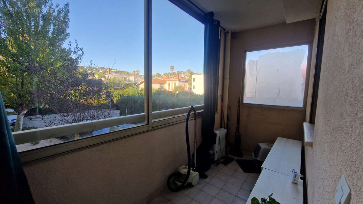 Appartement à VALLAURIS