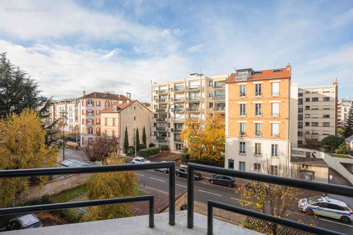 Appartement à COURBEVOIE