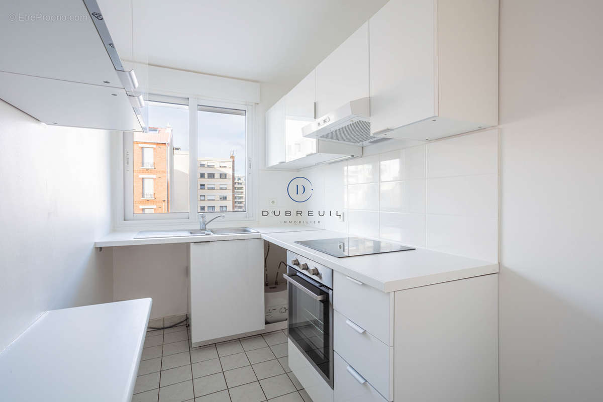 Appartement à COURBEVOIE