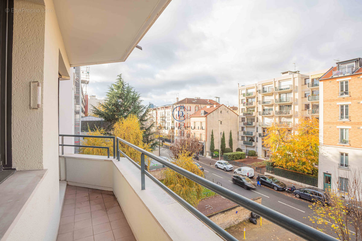 Appartement à COURBEVOIE