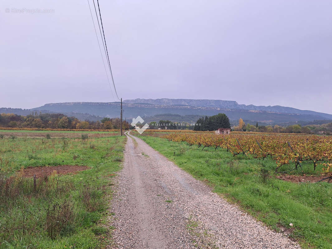 Terrain à FUVEAU