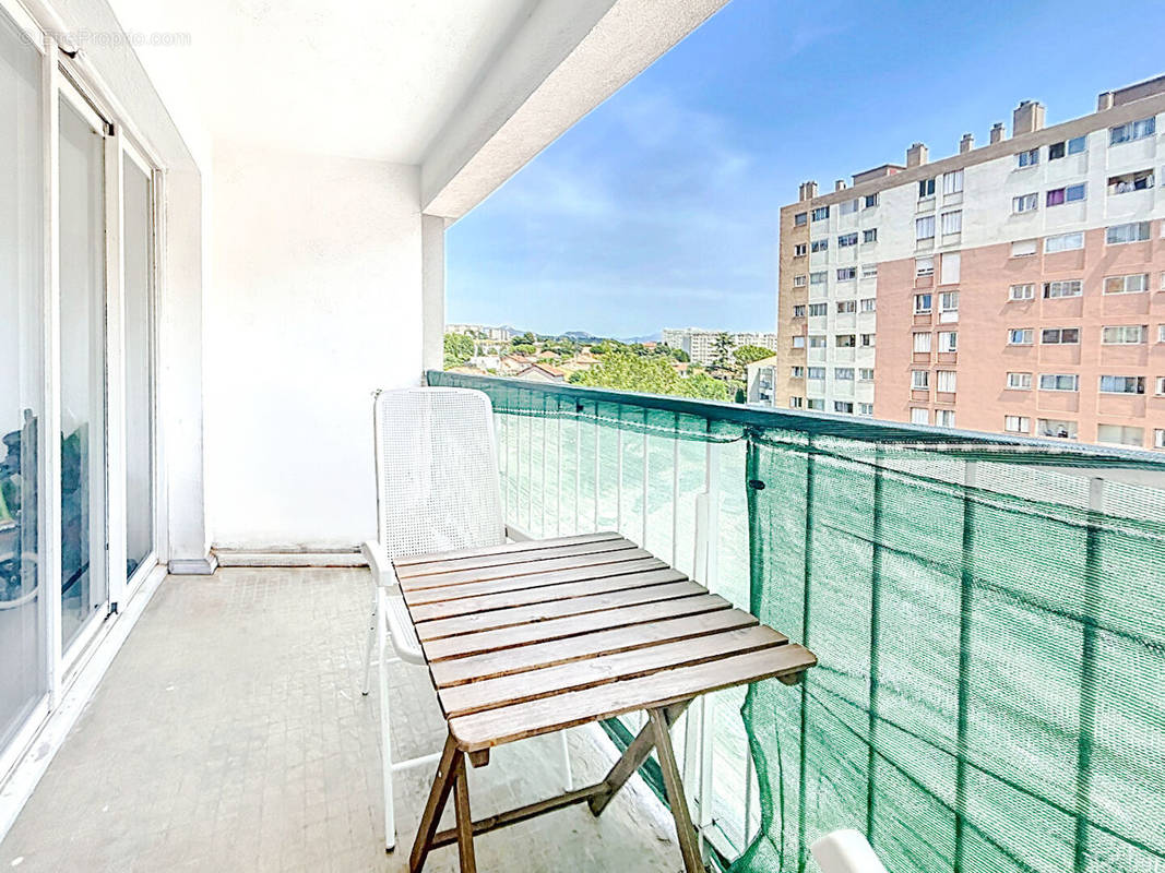 Appartement à MARSEILLE-11E